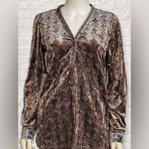 NWT Andree by Unit Ariel Crushed Velvet V-Neck Top Size Small